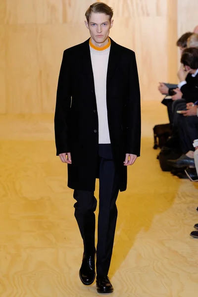 Look 8